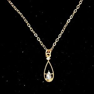 NEW Tear Drop Rhinestone Necklace Pendant Gold